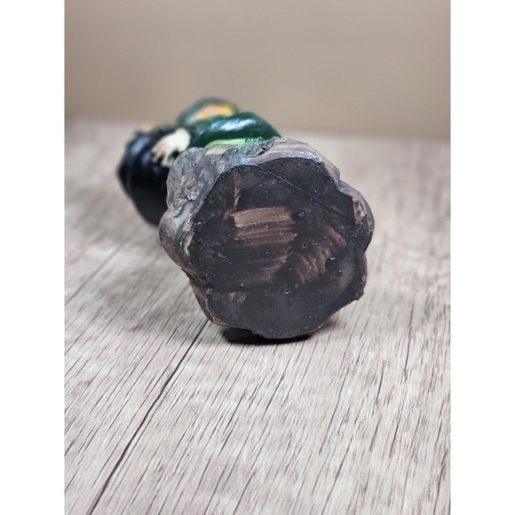 Saint Patricks Day Ceramic Leprechaun Figurine Holding Pot Of Gold Glittered - Picture 8 of 10